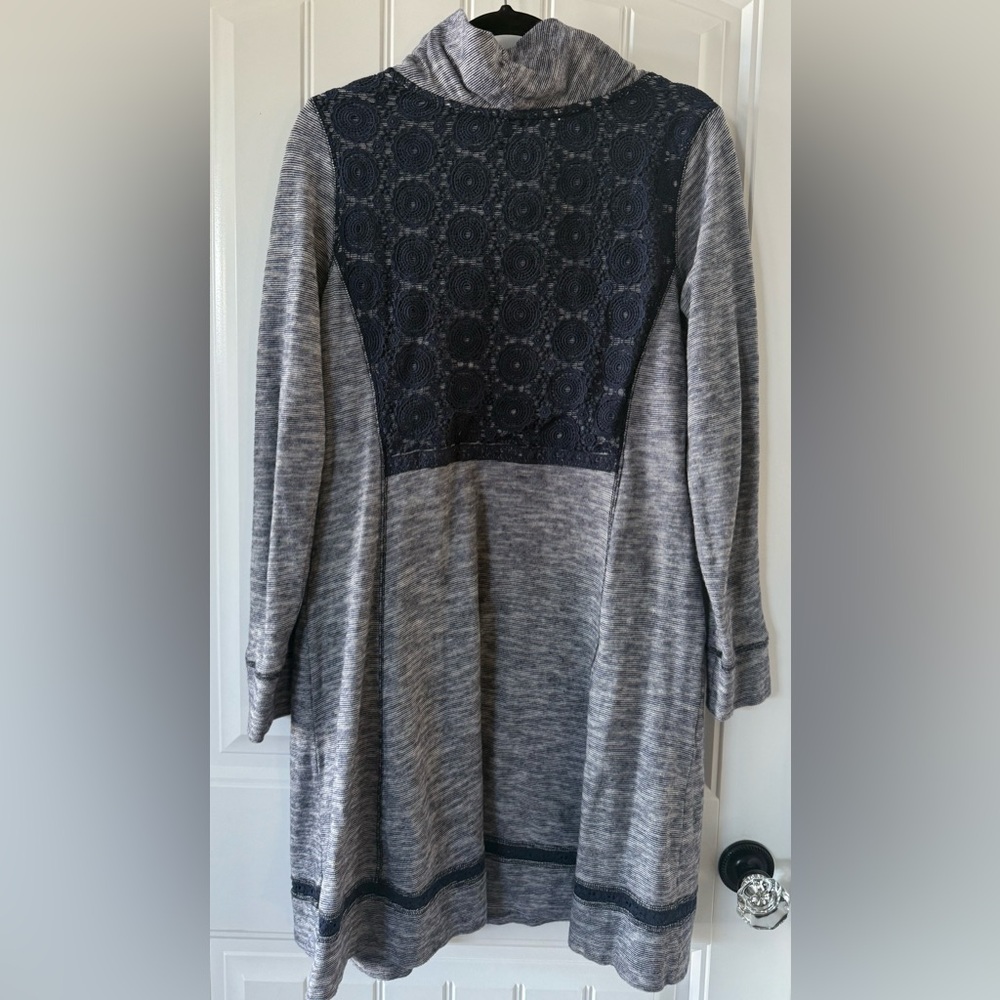 Chic Navy and White Long Sleeve Dress with Gorgeous Crochet back